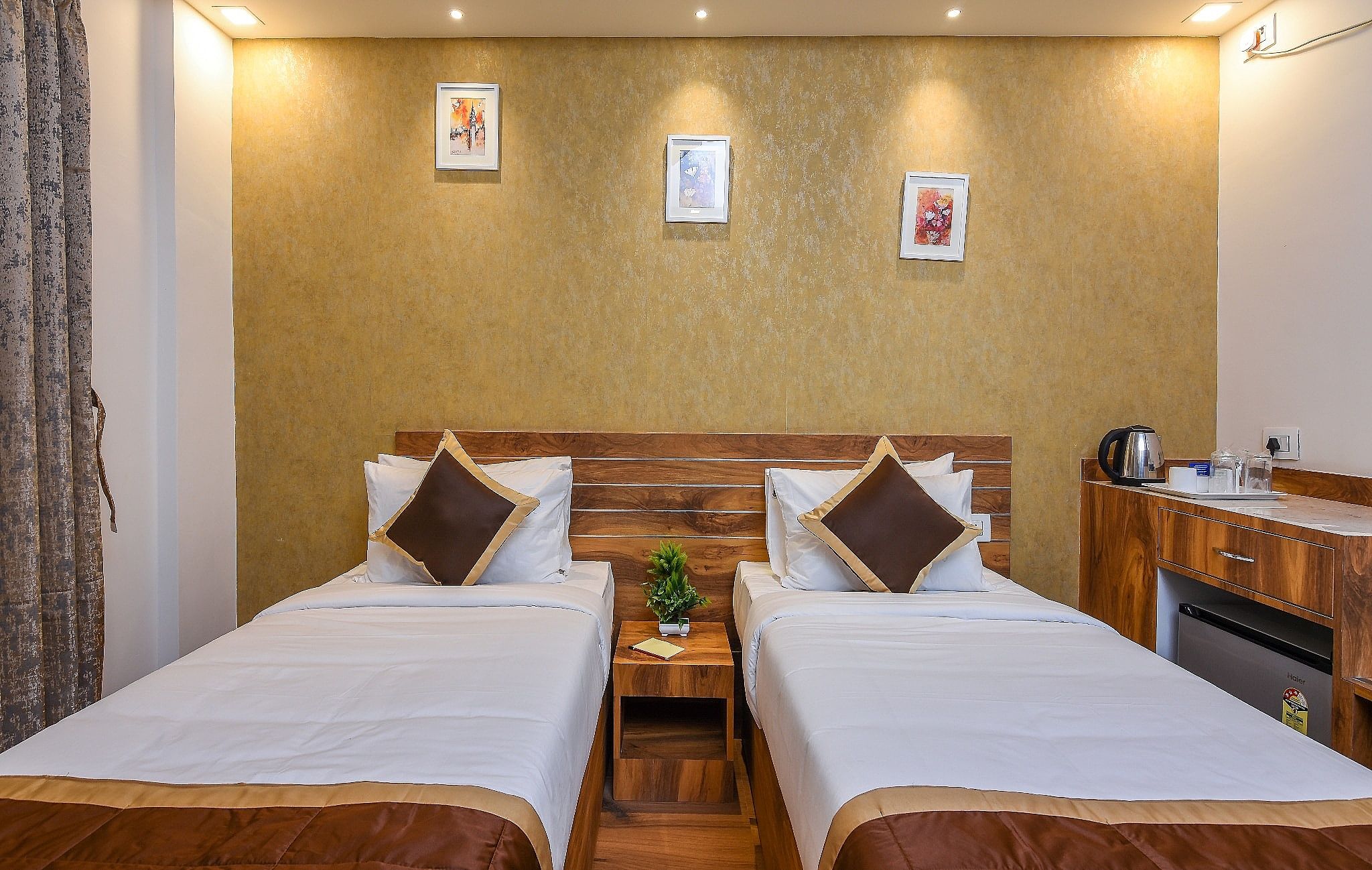 Kensington Suites Classic Room 8