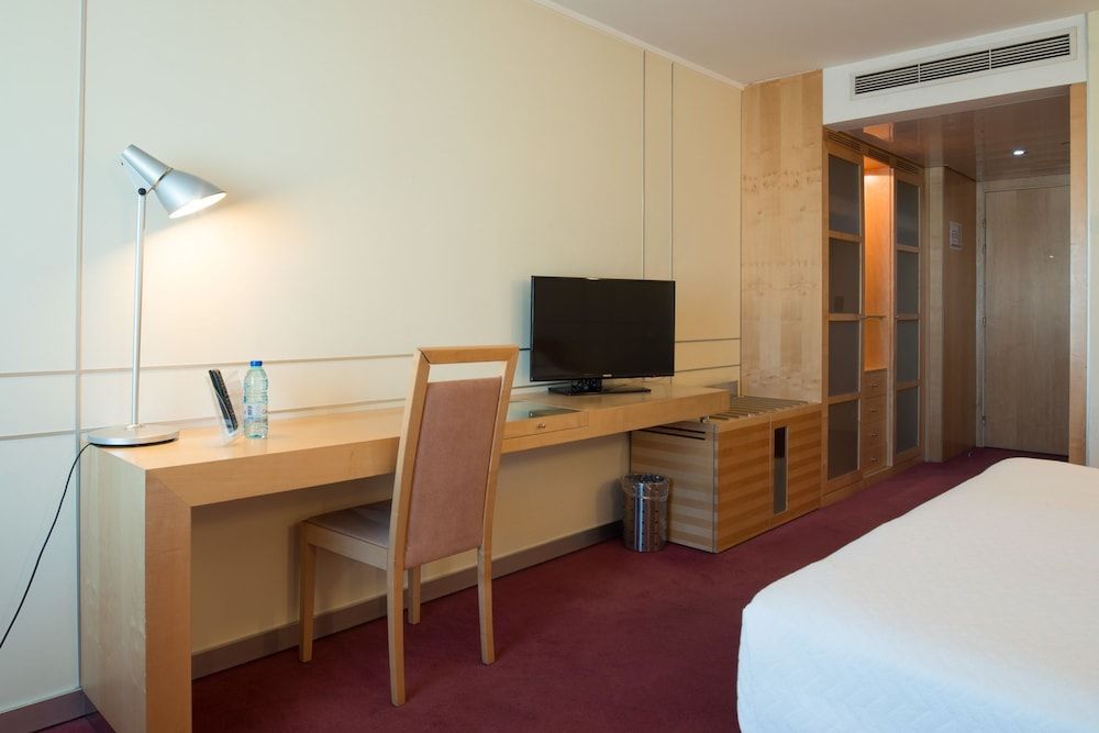 VIP Executive Entrecampos Hotel & Conference Standard Double or Twin Room 9