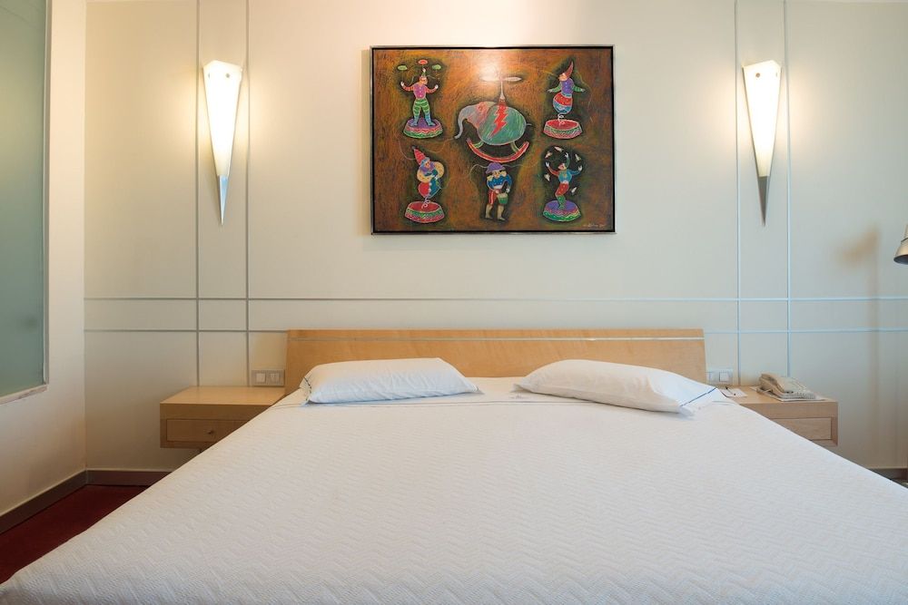 VIP Executive Entrecampos Hotel & Conference Standard Double or Twin Room 6