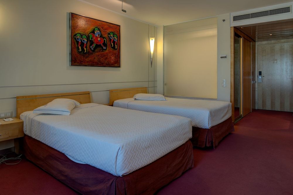 VIP Executive Entrecampos Hotel & Conference Standard Double or Twin Room 5