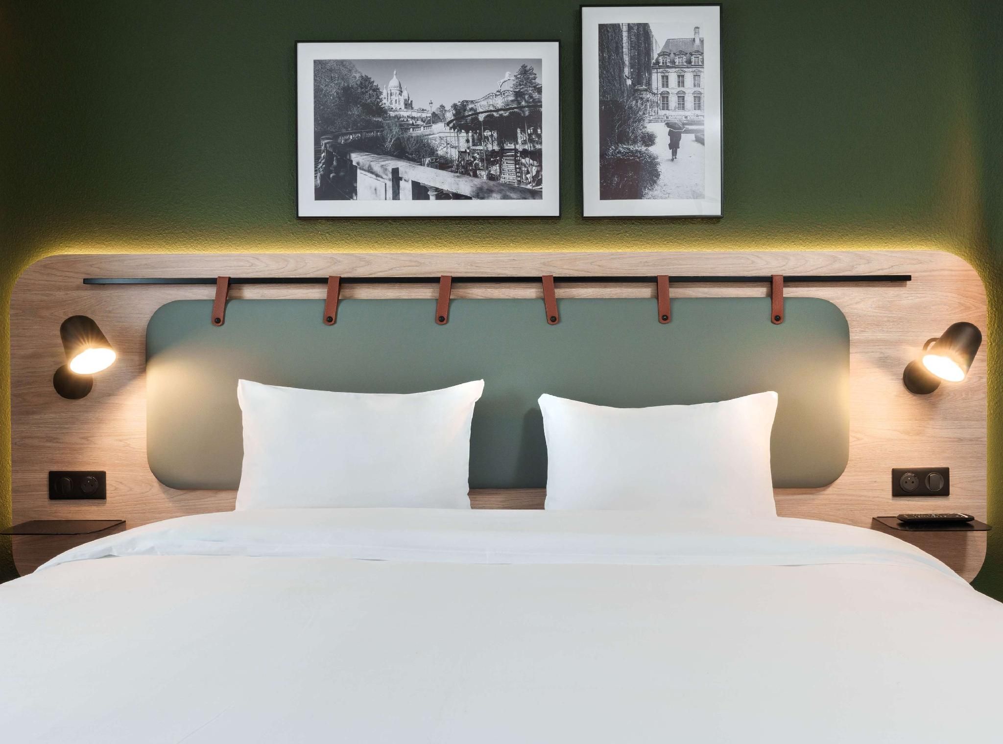 Standard room - 1 Queen Bed 1 Bunk Bed