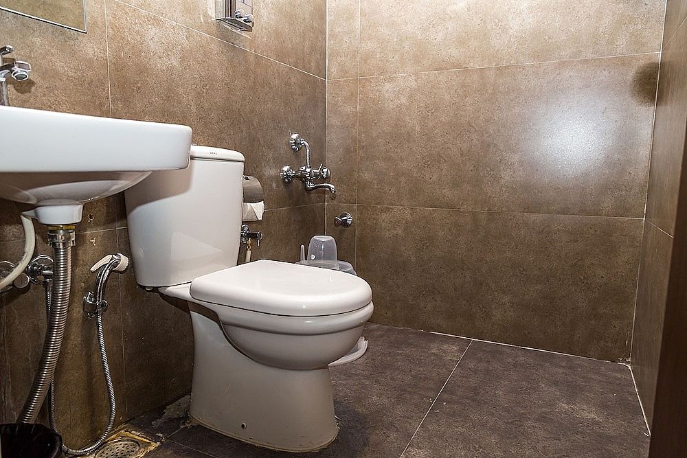 FabHotel VJR HSR Deluxe Room 10