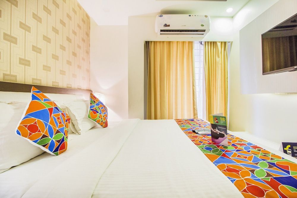 FabHotel Rekha Residency Rajajinagar Deluxe Double Room, 1 Double Bed, Non Smoking 3