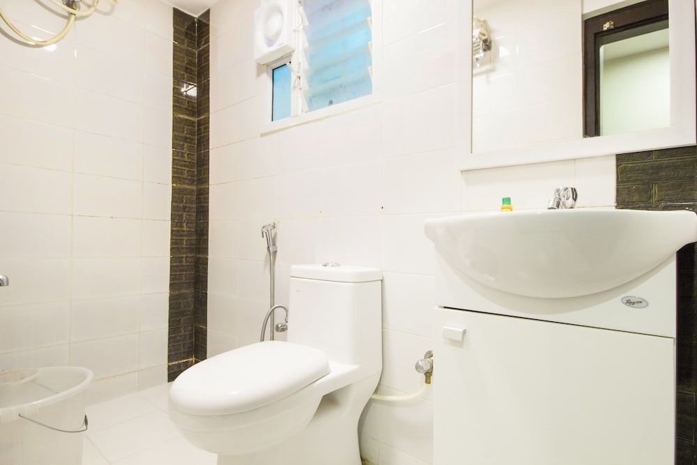 FabHotel Rekha Residency Rajajinagar Deluxe Double Room, 1 Double Bed, Non Smoking 12