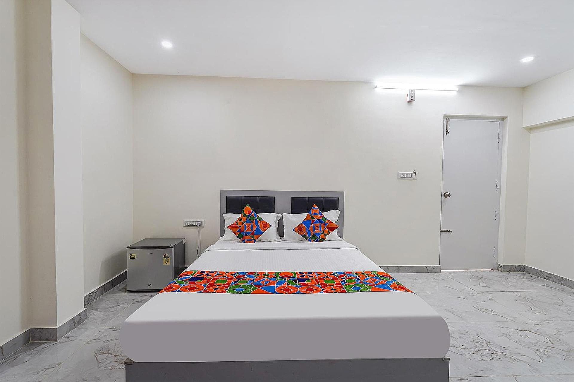 FabHotel Ivory Pearl Deluxe Room 3