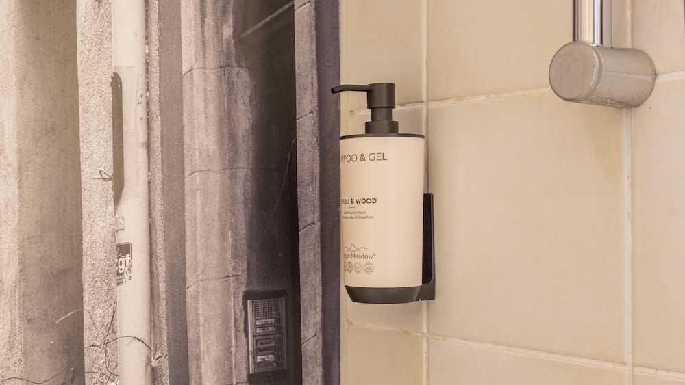 Campanile NATURE - Marseille Saint-Antoine Standard Room, 1 Queen Bed 8