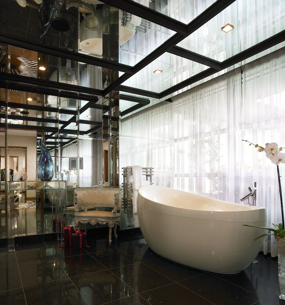 The G Hotel and Spa Suite 3