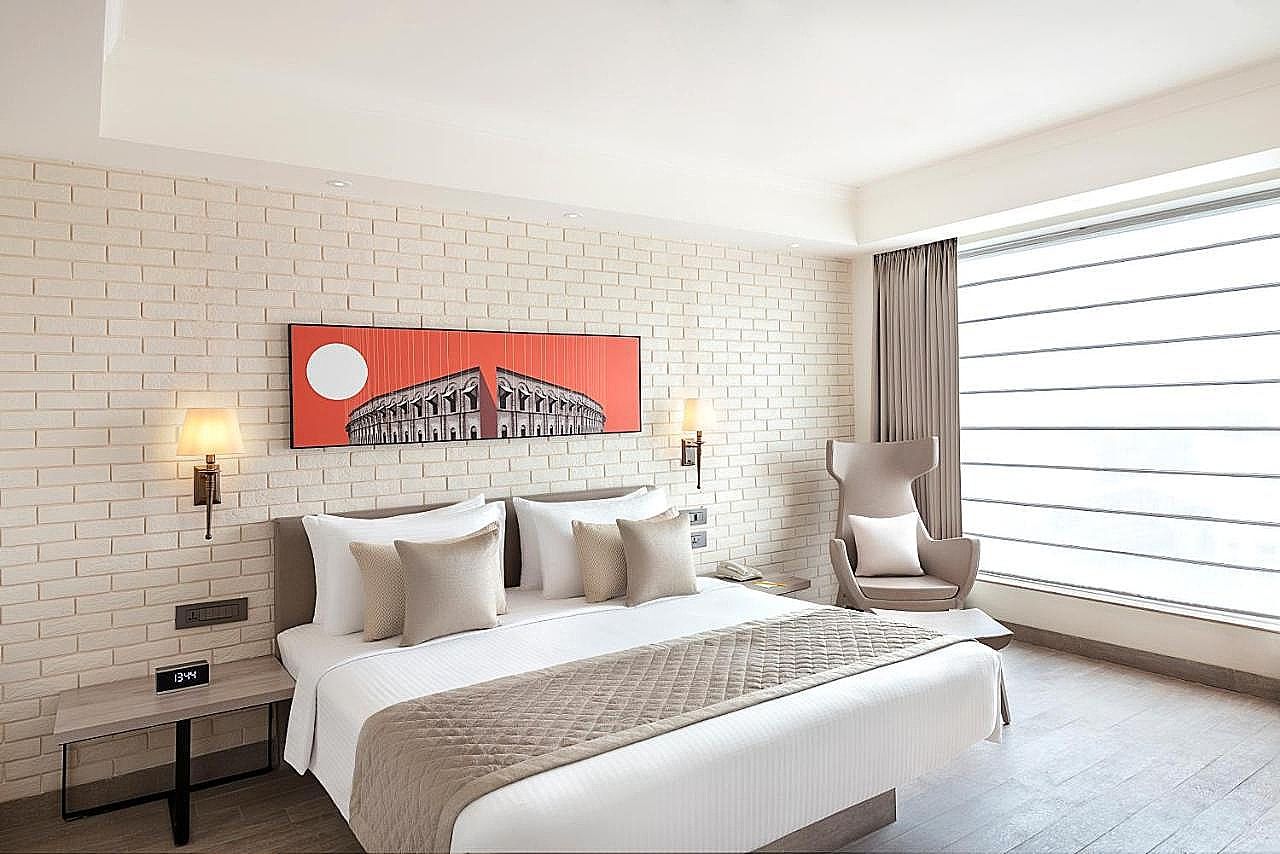 Lemon Tree Premier, Mumbai International Airport Deluxe Room 2