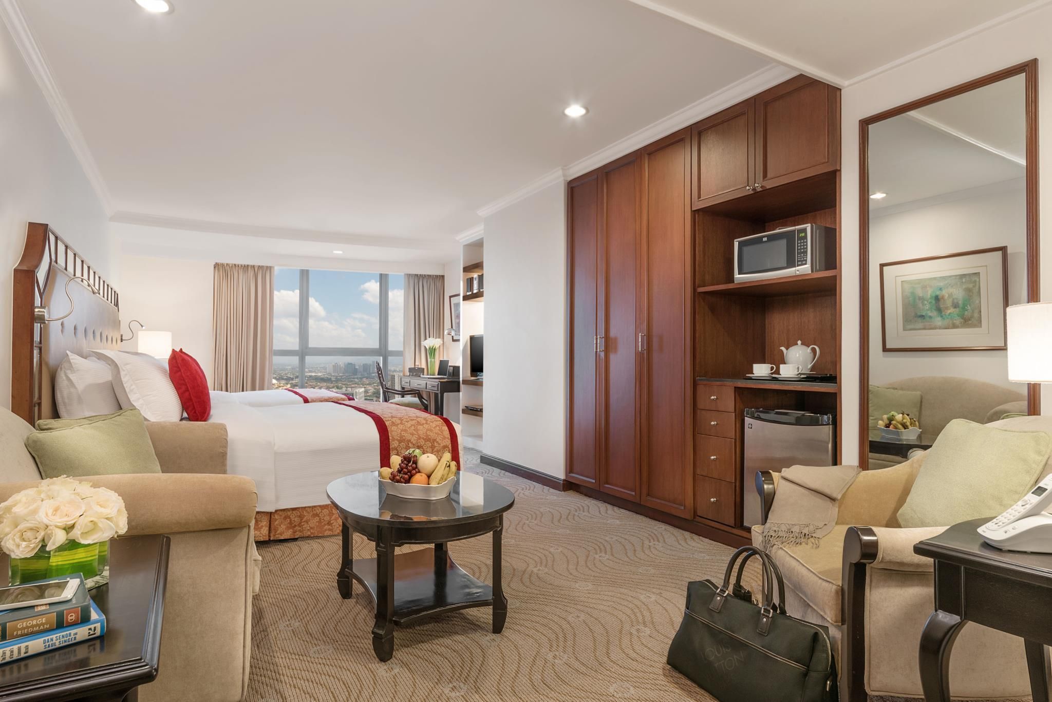 Discovery Suites Hotel Premier Room