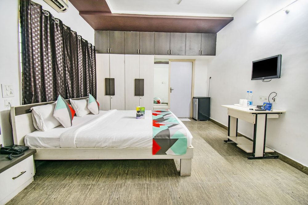 FabExpress Garden View Inn Deluxe Room, 1 Double Bed 8