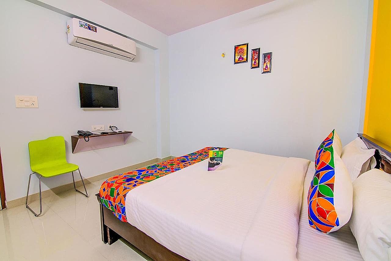  FabHotel Namaha Suites Deluxe Double Room 8