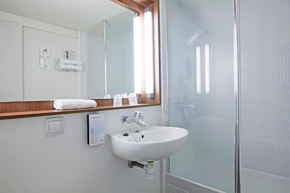 Campanile Lens Standard Room, 1 Double Bed 5