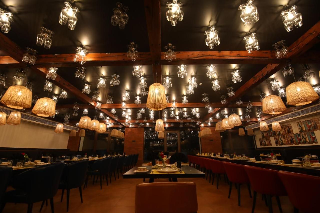 Food & Dining