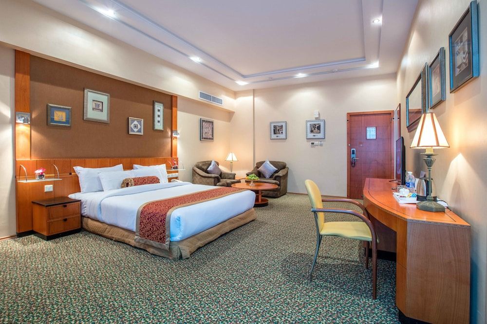 undefined Gulf Court Hotel 2