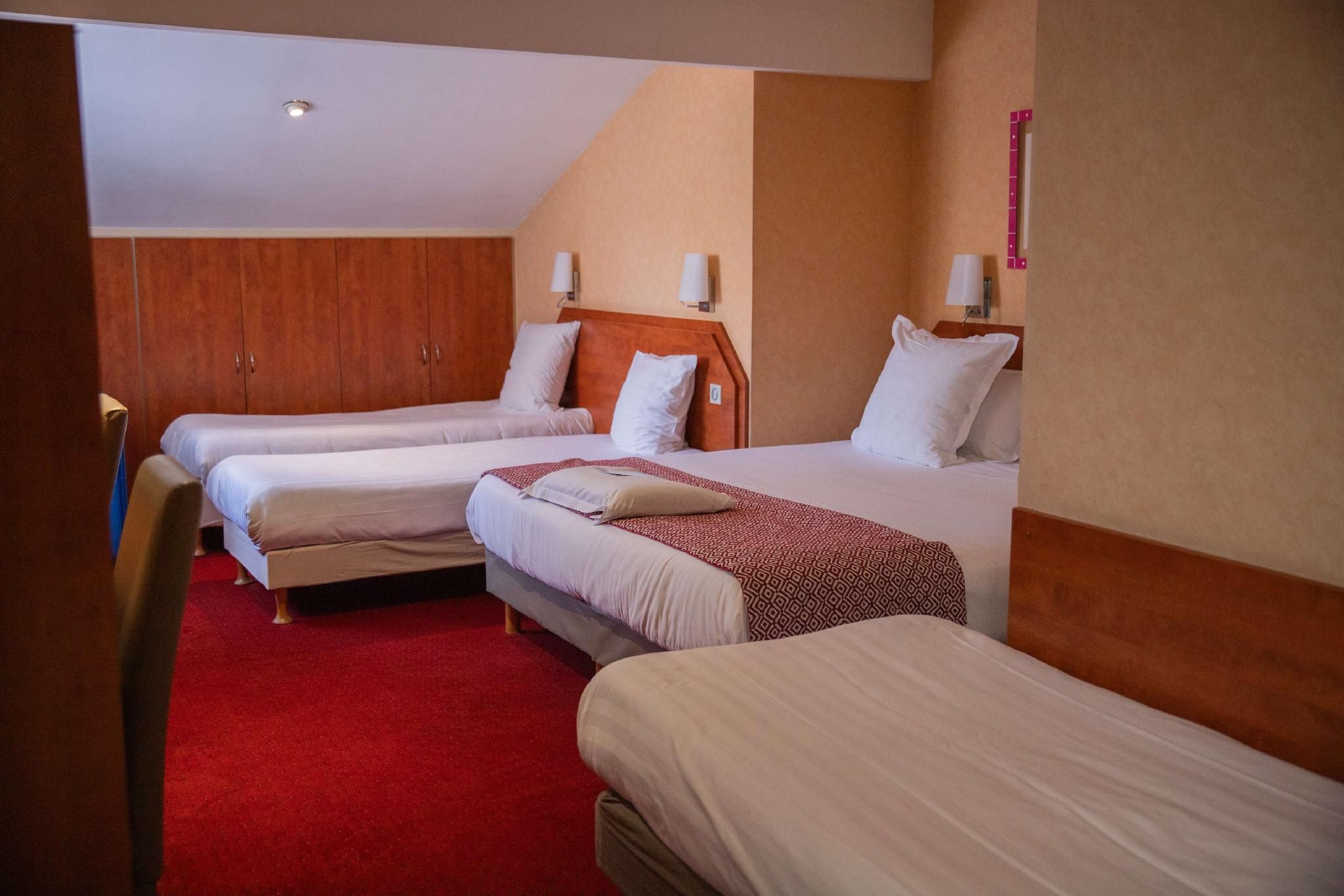 Standard Room - 2 Double Beds 1 Single Bed