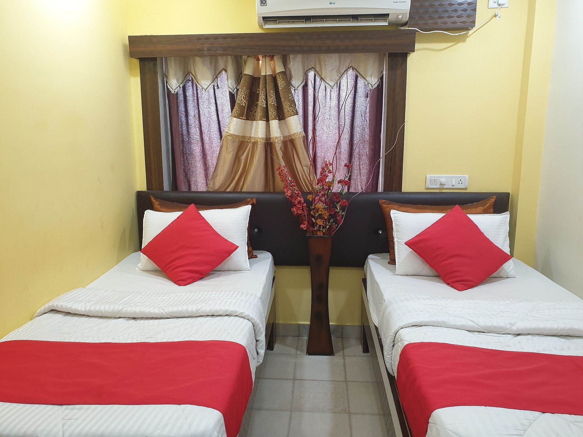 Hotel City Comfort Deluxe Double Bed AC Room 18