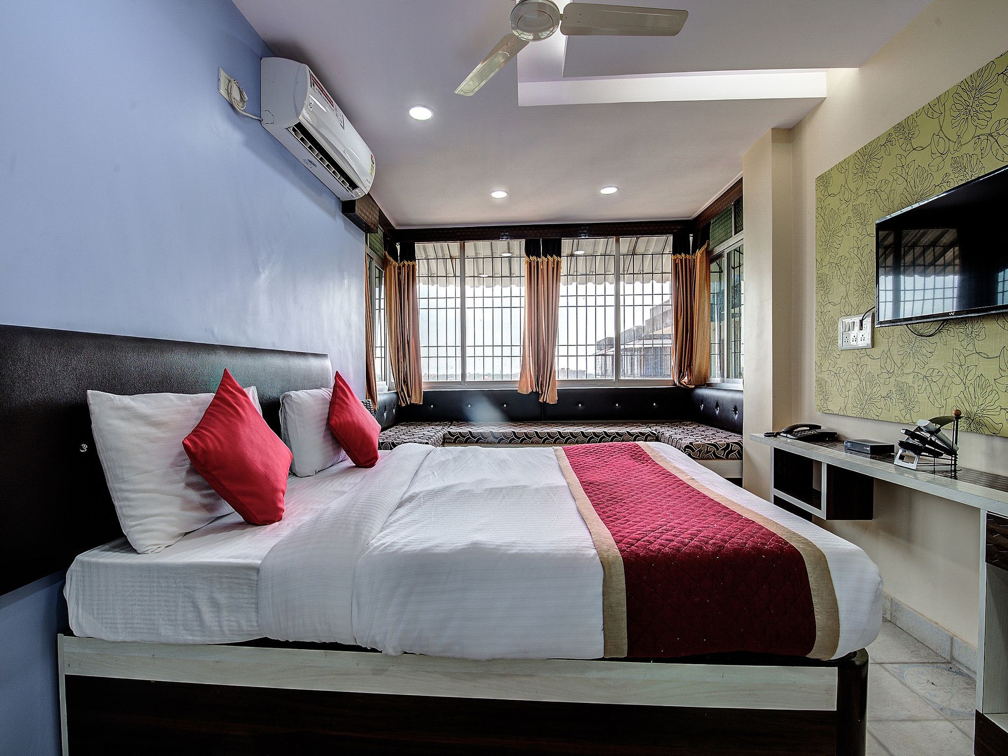 Hotel City Comfort Deluxe Double Bed AC Room 14