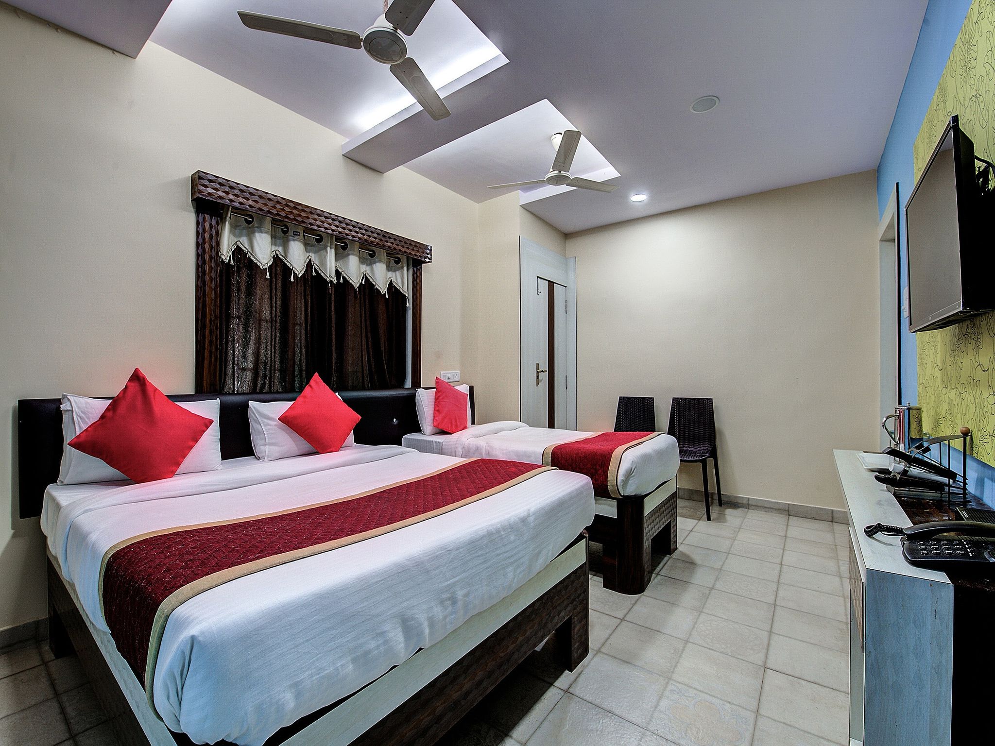 FOUR BEDED FAMILY ROOM