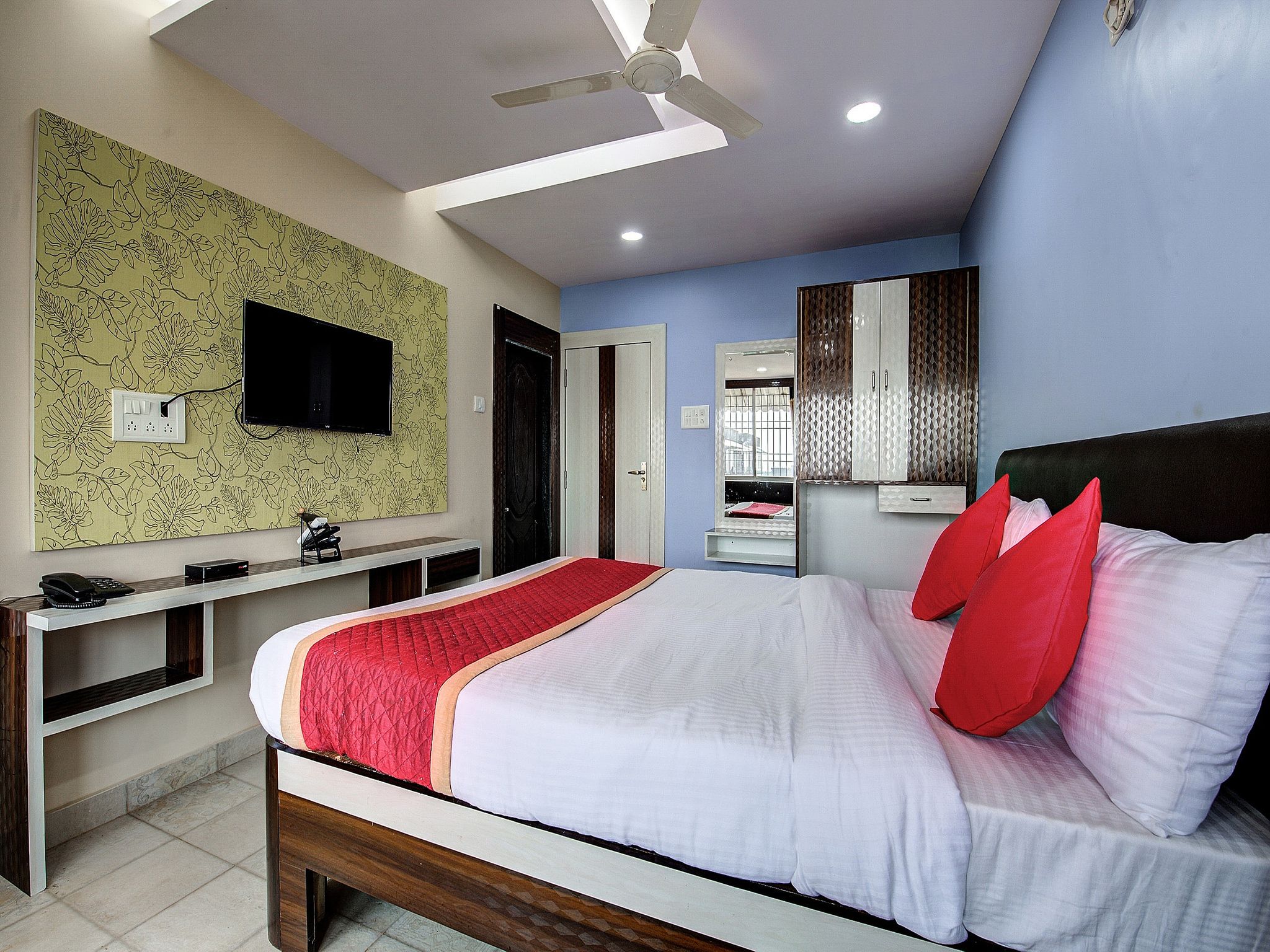 Hotel City Comfort Deluxe Double Bed AC Room 17