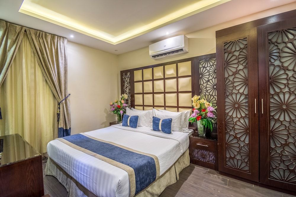 undefined AlMuhaidb Almalaz 7 10