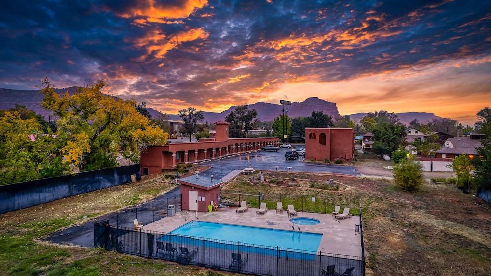 undefined Rodeway Inn 8