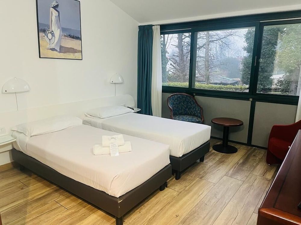 Green Hotel Motel Classic Room