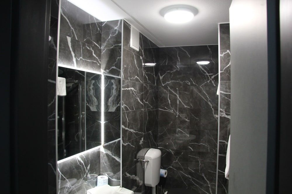 Green Hotel Motel Classic Room 11