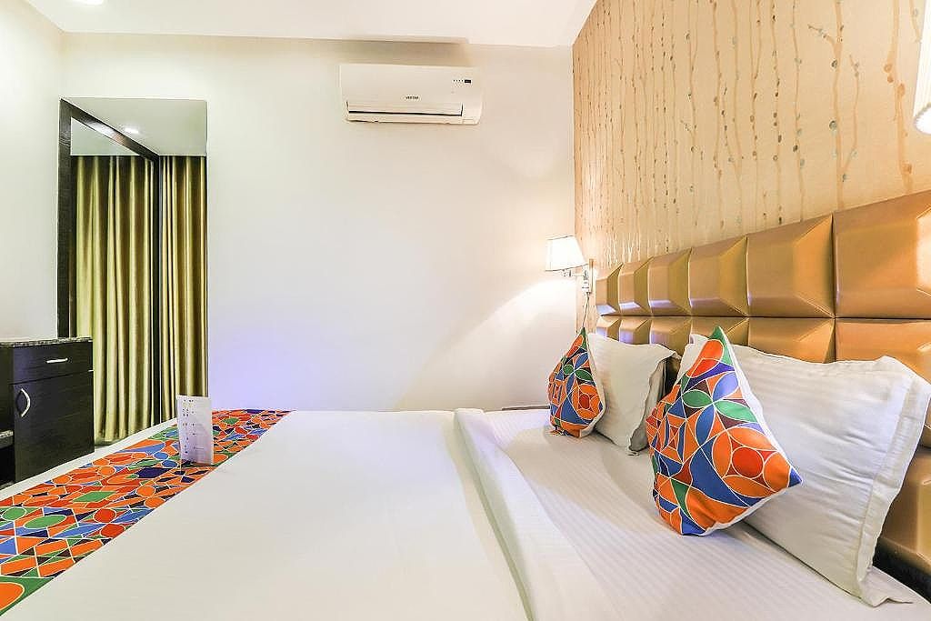FabHotel Mansingh Deluxe Room 4