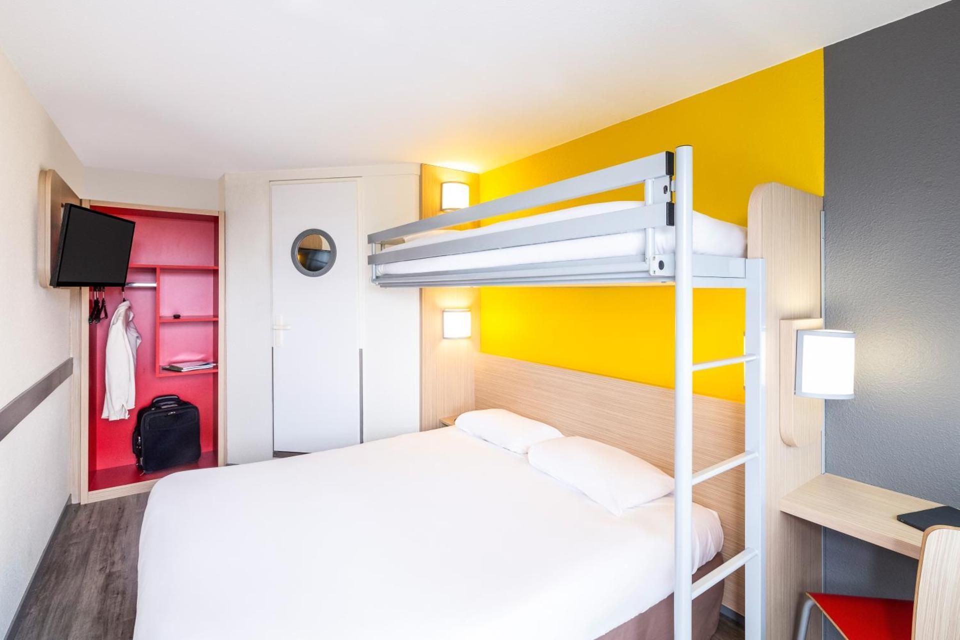 Economy Room 1 large bed + 1 bunk bed