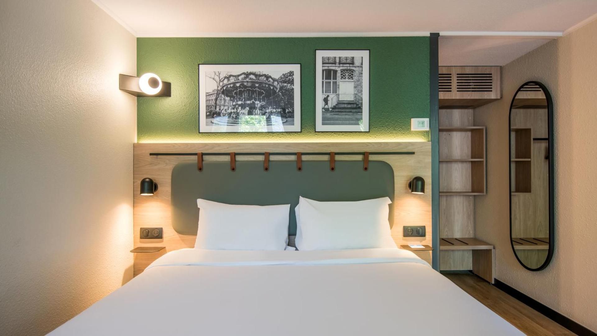 CAMPANILE COLMAR Parc des Expositions 1 Double Bed 2