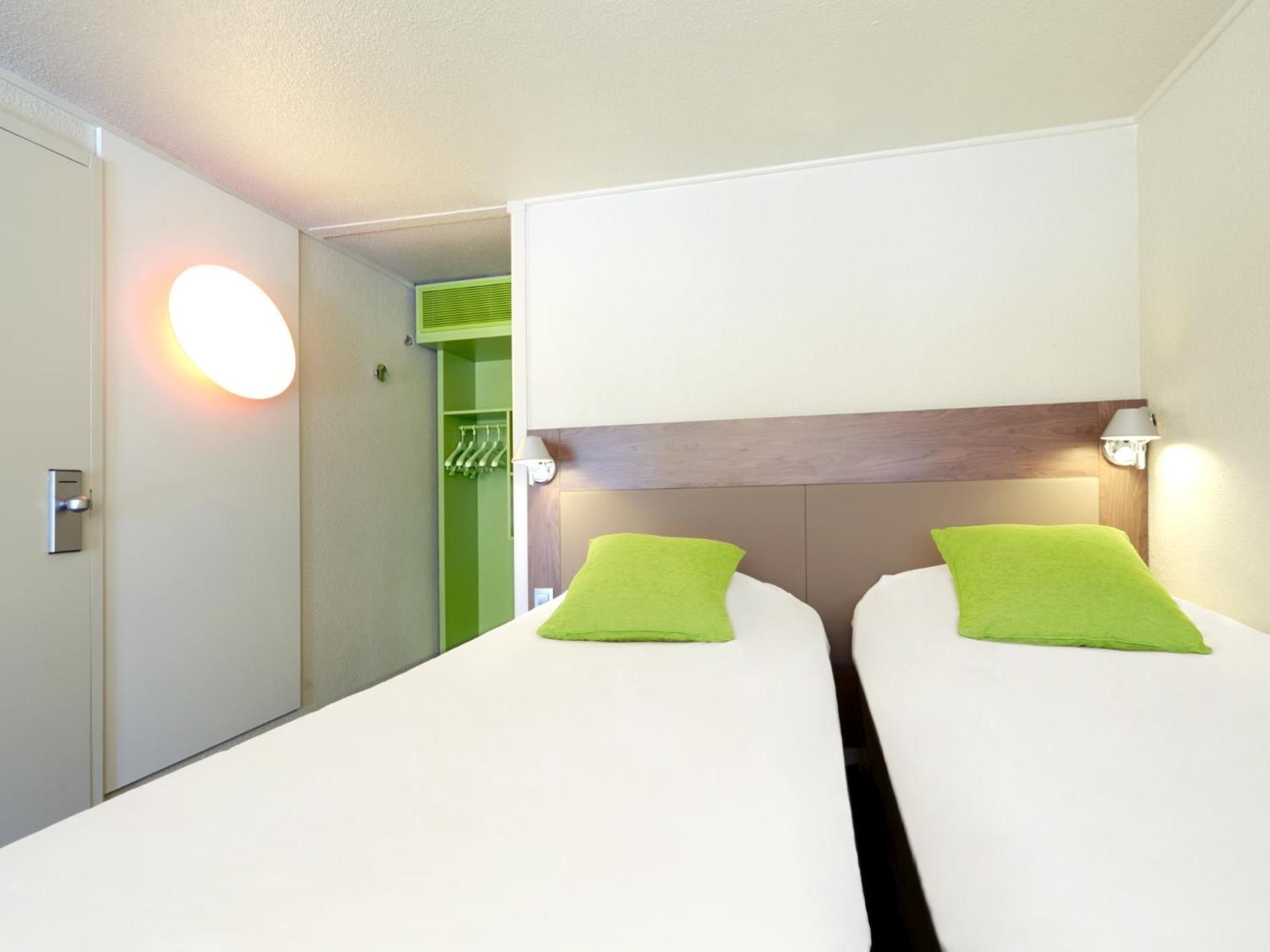 Standard Twin Room with One Single Bed - Up to Ten Years