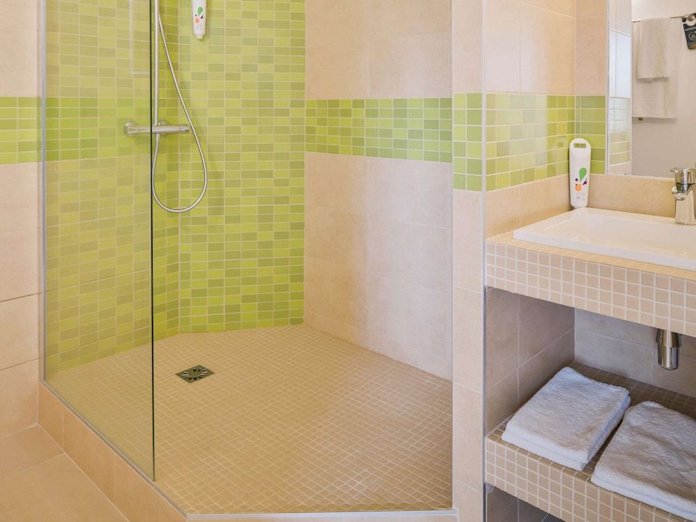 ibis Styles Bordeaux Gare Saint Jean Standard Double Room, 1 Double Bed 8