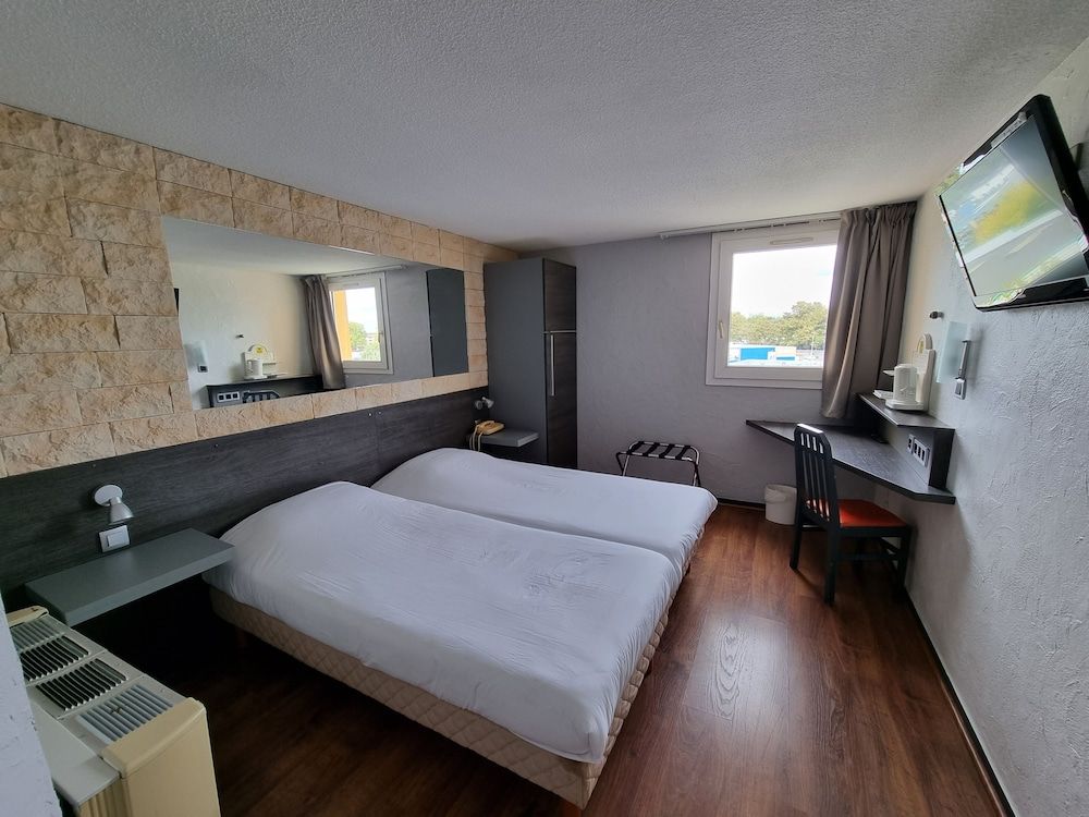 Hôtel Le Relais Twin Room