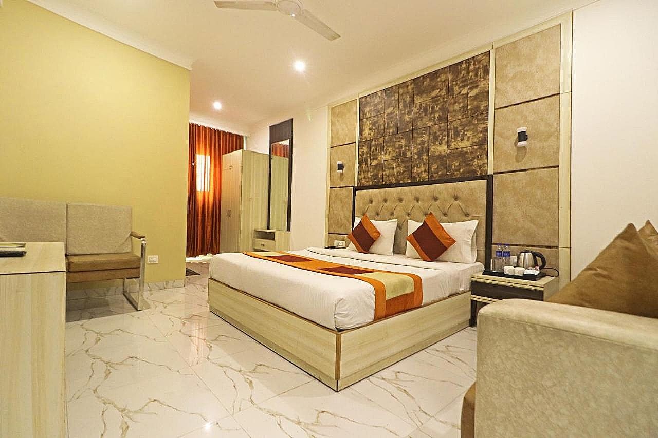 Premium Double Room With King Size Bed With Airport Drop