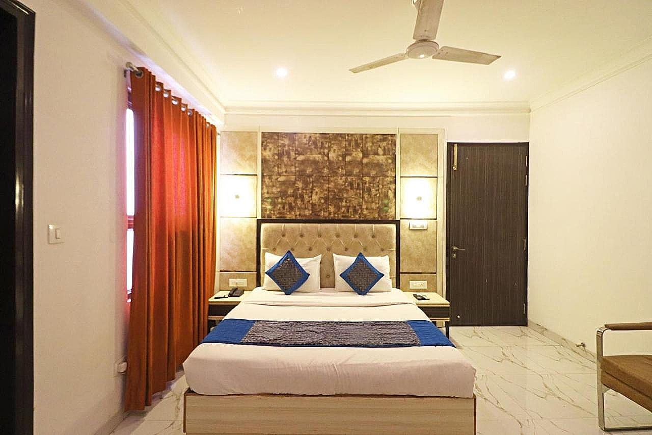 Premium Double Room With King Size Bed With Airport Drop