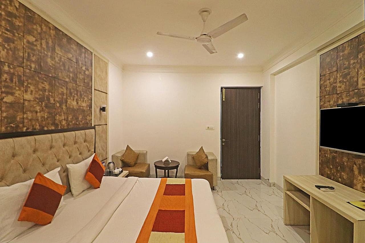 Hotel Almora Delhi Airport Deluxe Room Including Airport Drop 15