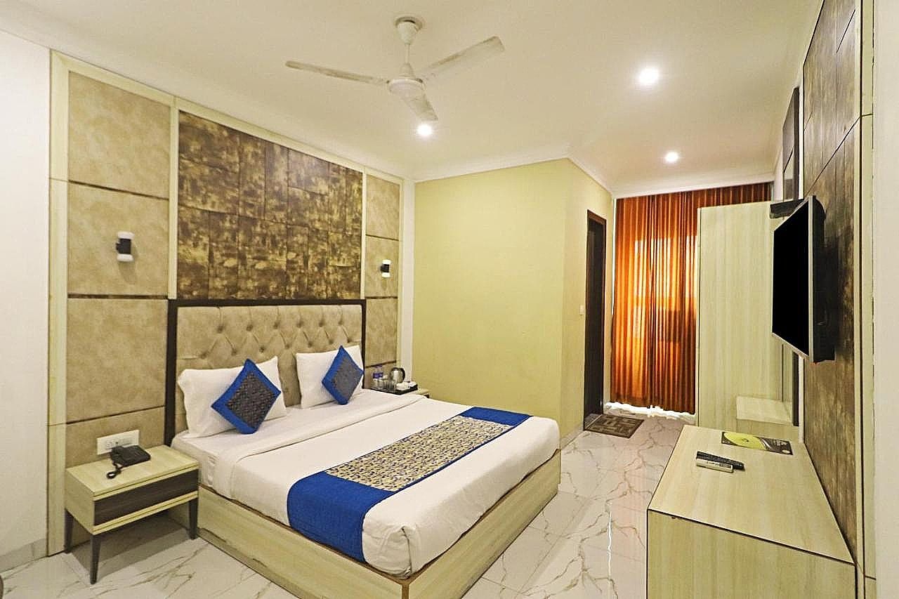 Premium Double Room With King Size Bed With Airport Drop