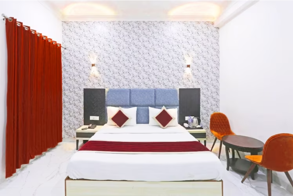 Deluxe Cozy Room