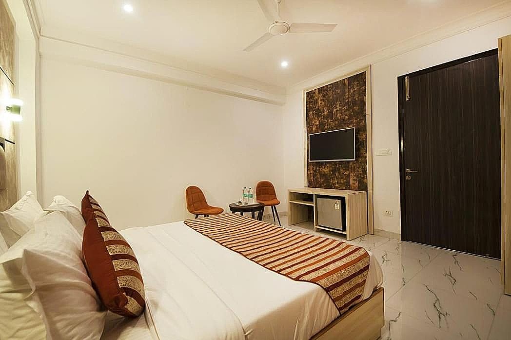 Premium Double Room With King Size Bed With Airport Drop