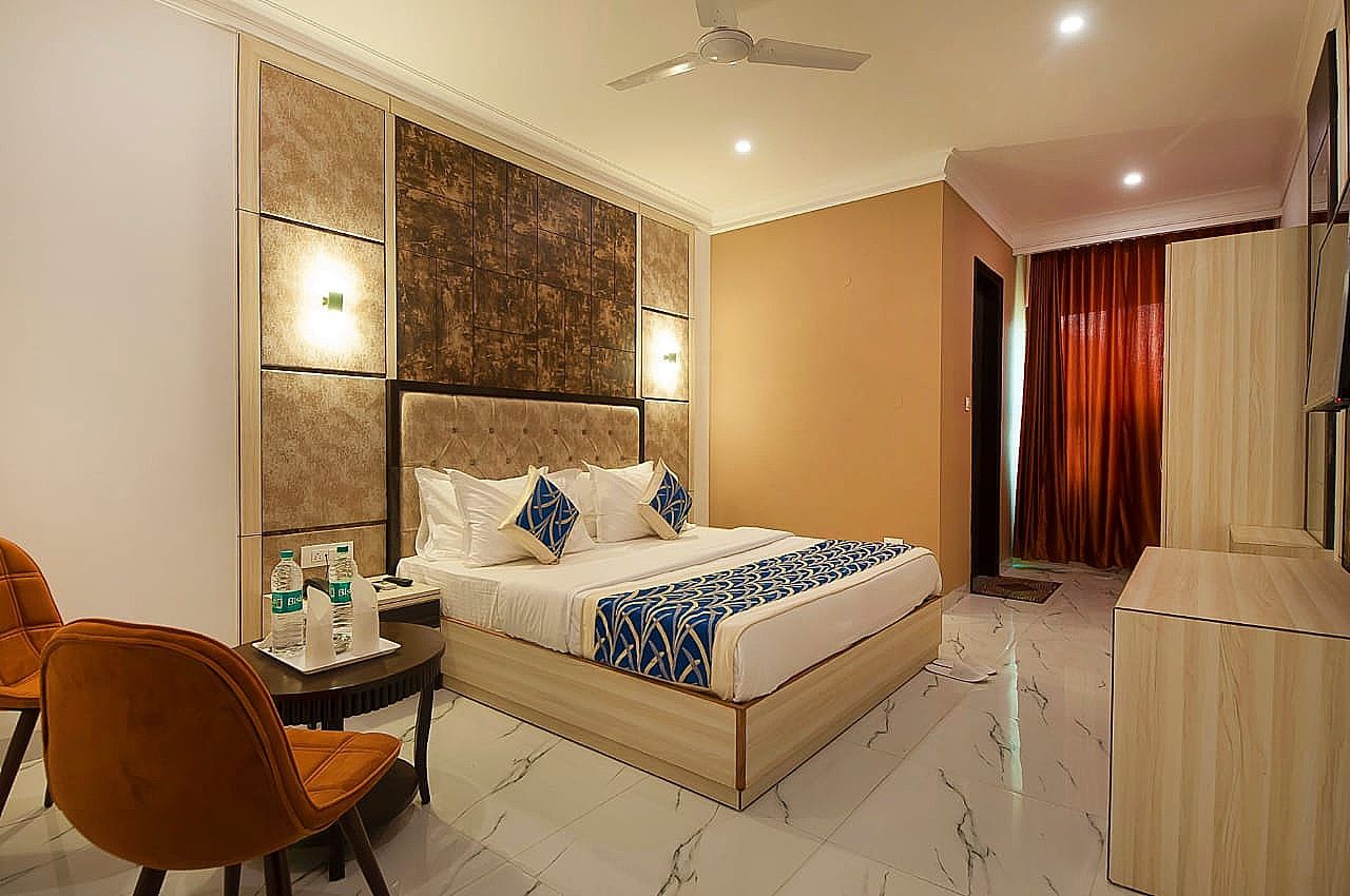 Hotel Almora Delhi Airport Deluxe Room Including Airport Drop 13