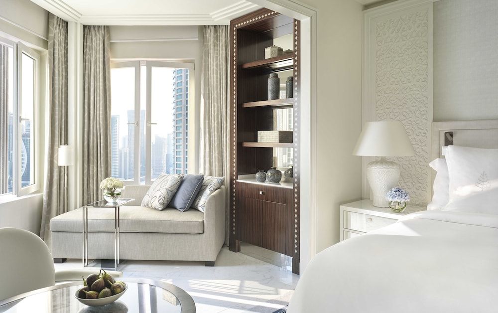Four Seasons Hotel Doha Deluxe Room, 1 King Bed, City View 5