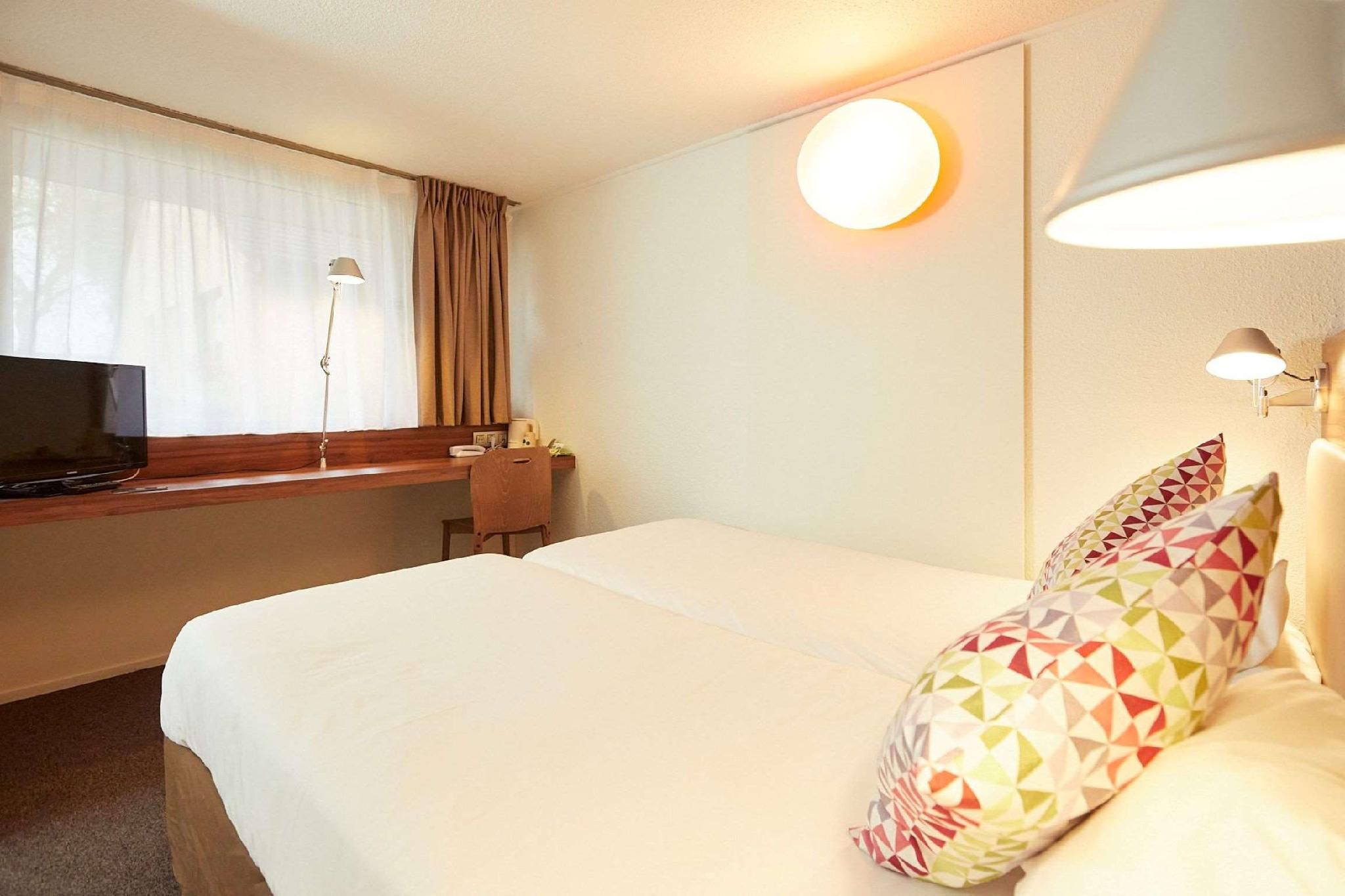 Campanile Pau Twin Room - 2 Single beds 2