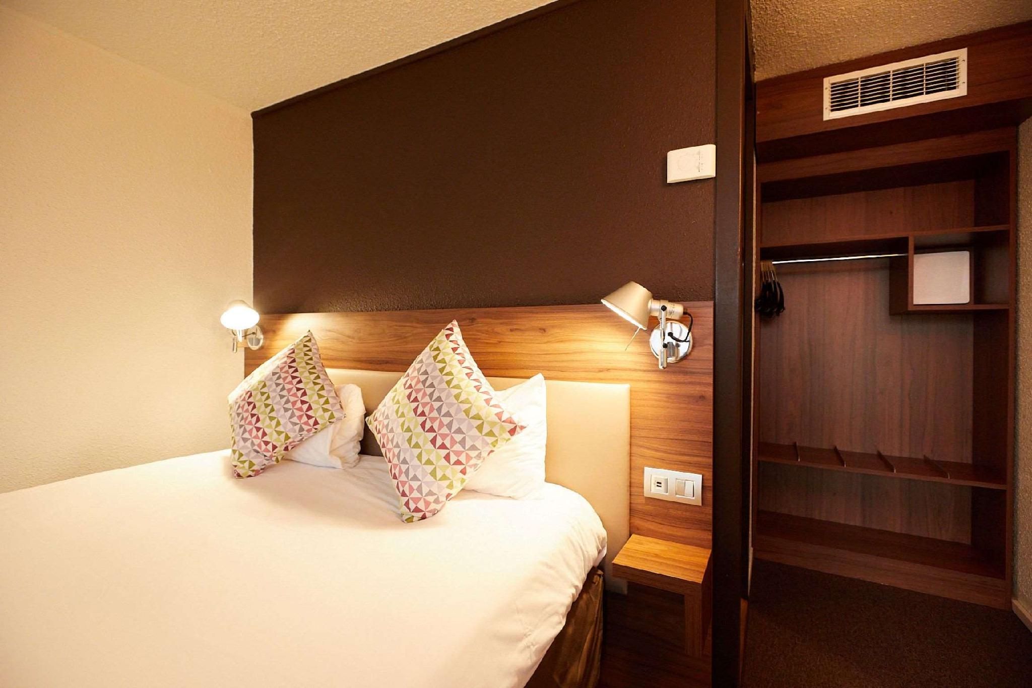 Campanile Pau Double Room Standard 2