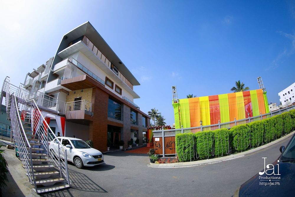 undefined Royal Lotus View 9