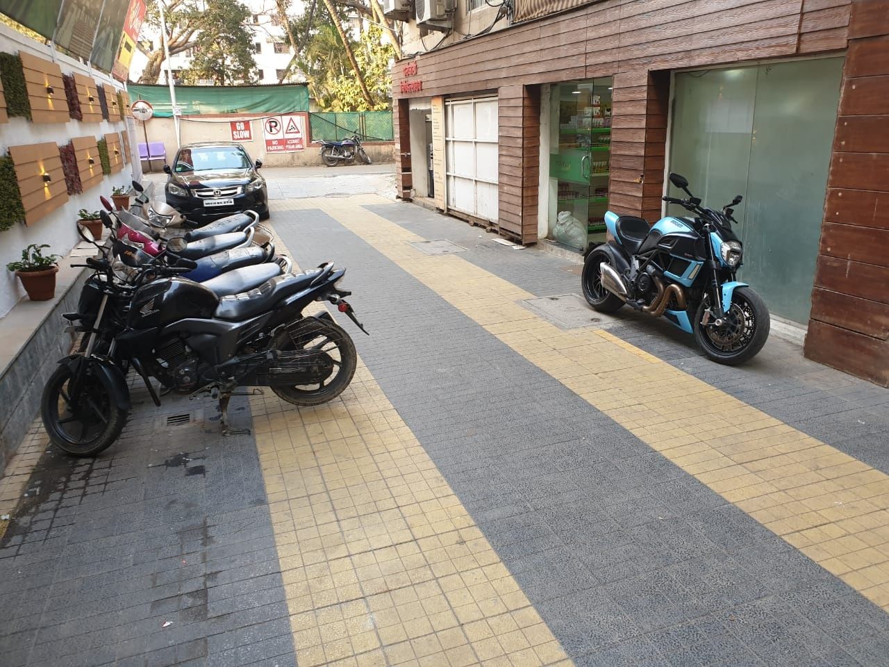 undefined Royal Lotus View 8