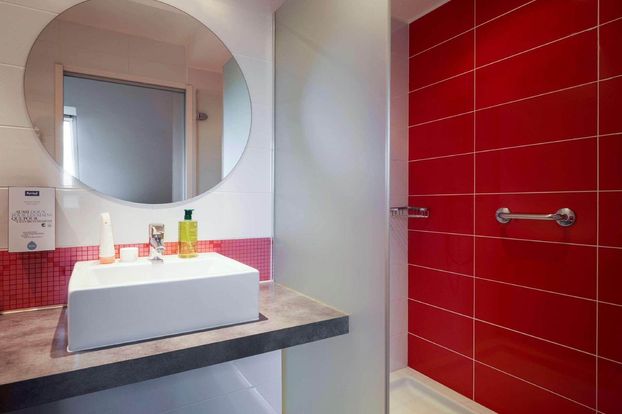 Superior Room - 1 Double Bed 1 Single Bed