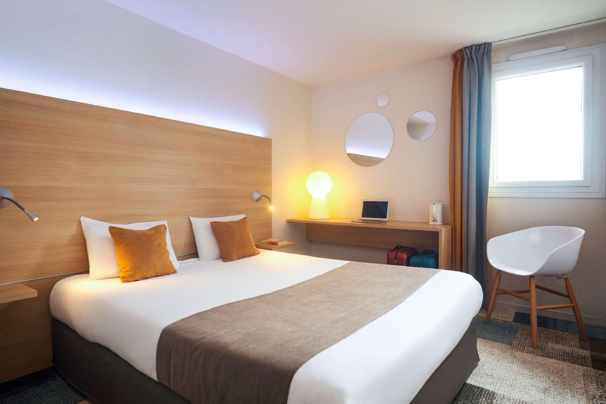 Kyriad Le Mans Est Double Room Superior 2