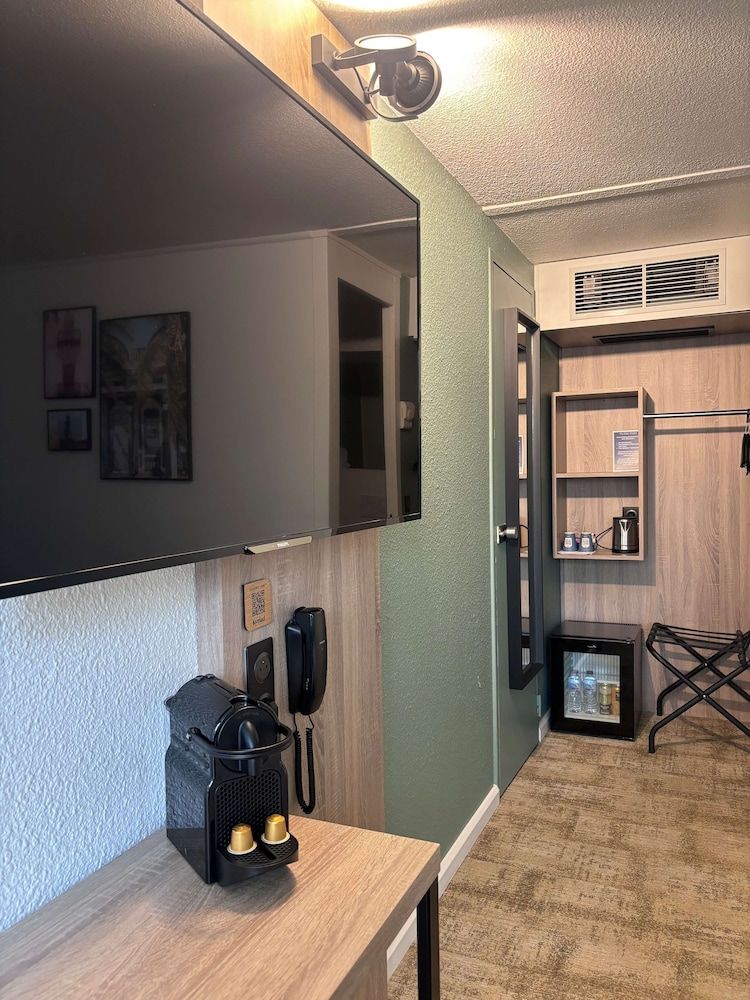 Kyriad Marseille - Vitrolles Aéroport Superior Room, 1 Double Bed 21