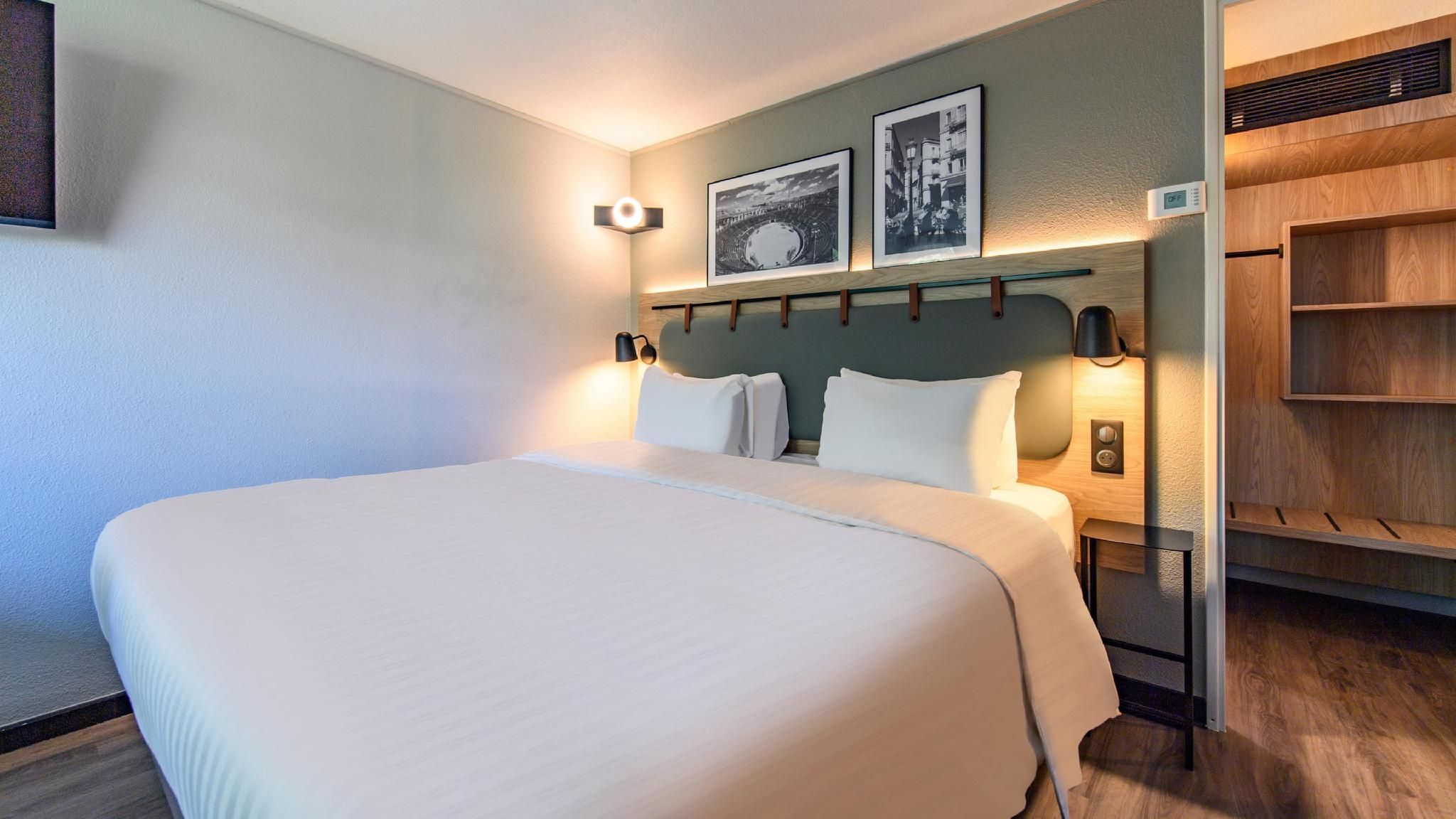 Campanile PRIME - Nîmes Centre Superior Room - 1 King Bed