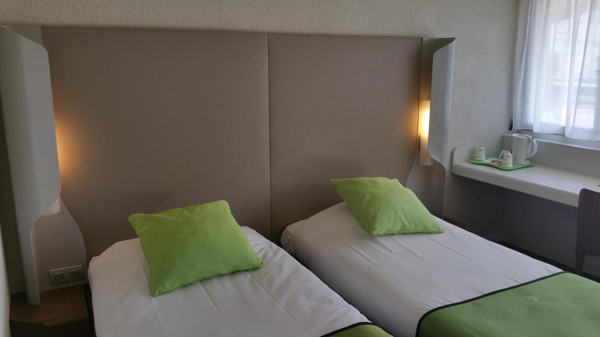 Campanile Orleans Nord Saran Hotel Standard Twin Room 2